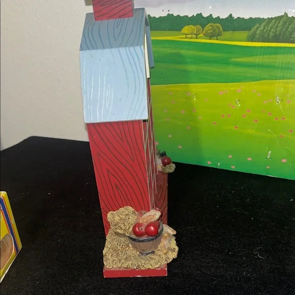 Rustic Red Barn Wall Decor - Picture 3 of 8